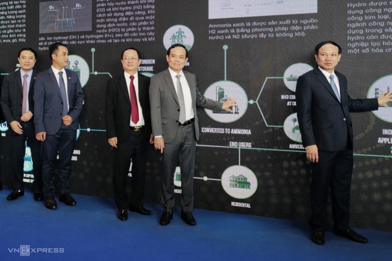 Phó thủ tướng Trần Lưu Quang tham quan triển lãm Techconnect 2023